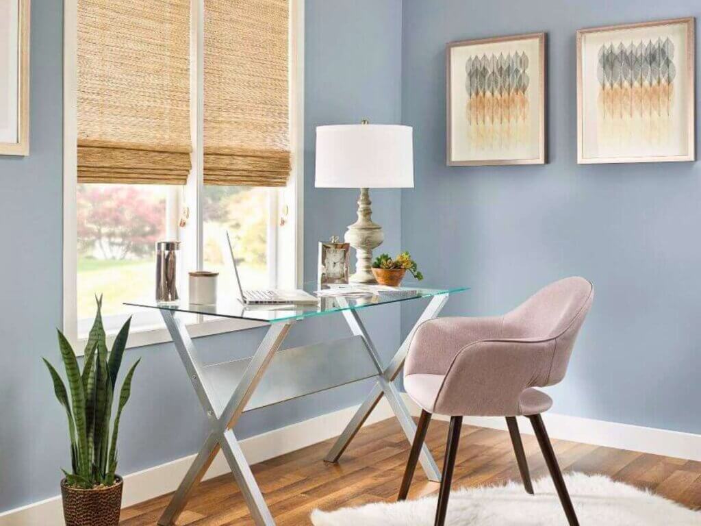 Woven wood shades provide moderate insulation thanks to their layered, natural fibers. While not as insulating as honeycomb or cellular shades, they still help regulate indoor temperature by blocking heat in summer and minimizing drafts in winter.